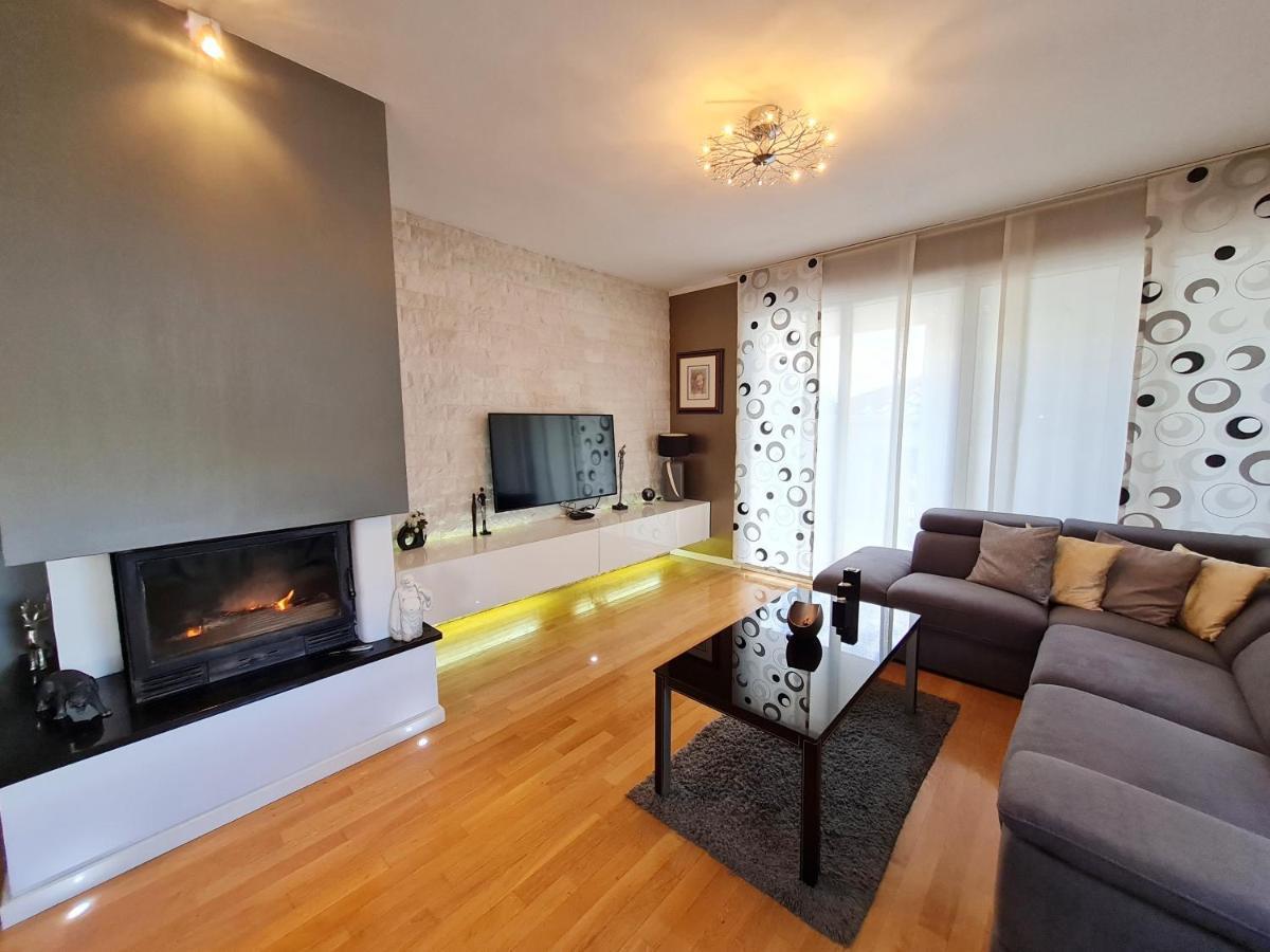 Holiday Home Drago Zara Esterno foto