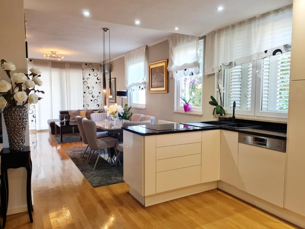 Holiday Home Drago Zara Esterno foto