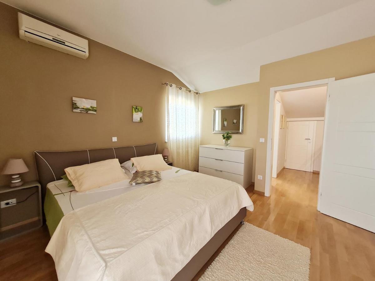 Holiday Home Drago Zara Esterno foto